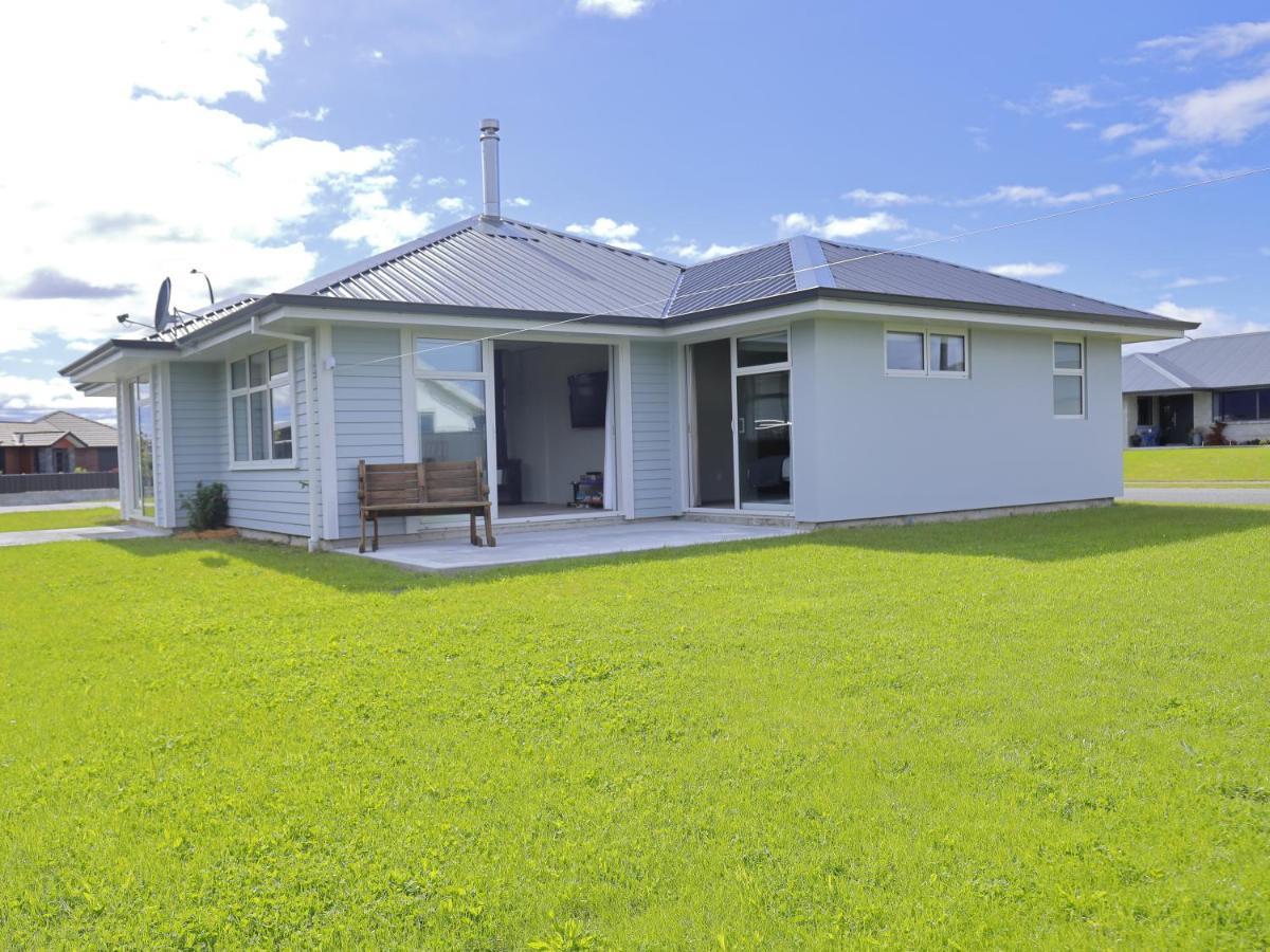 Fiordland Getaway - Te Anau Holiday Home ภายนอก รูปภาพ