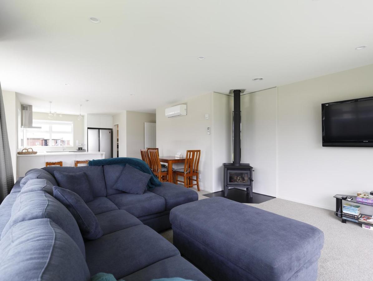 Fiordland Getaway - Te Anau Holiday Home ภายนอก รูปภาพ